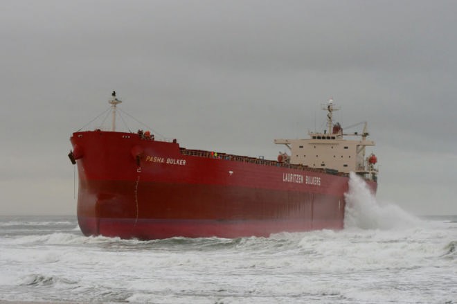 The 40,000 tonne coal carrier Pasha Bulker, stranded on the reef at Nobbys Beach, near Newcastle. © Christophe Launay